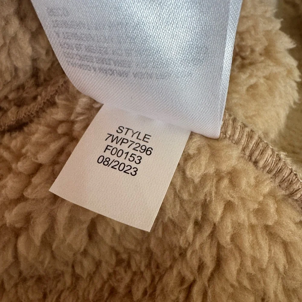 NWT Lucky Brand Beige Sherpa Outerwear Women’s size Medium